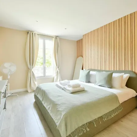 Appartement Lovely 1br With Seine View Near Eiffel Tower Parijs