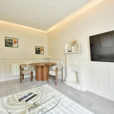 Lovely 1br With Seine View Near Eiffel Tower Appartement Parijs